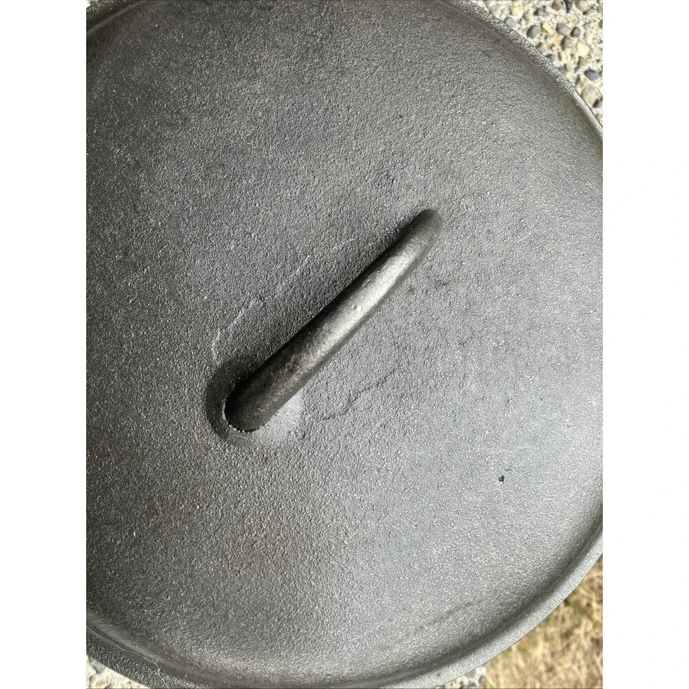 Birmingham Stove & Range BSR #8-B Cast Iron Dutch Oven 10 1/4